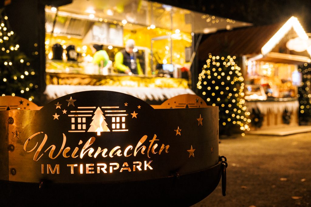 Feuerschale mit Weihnachten im Tierpark Logo
